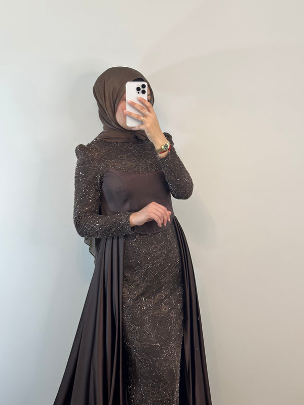 ELEGANTES ABENDKLEID MIT KORSAGE & SPITZE