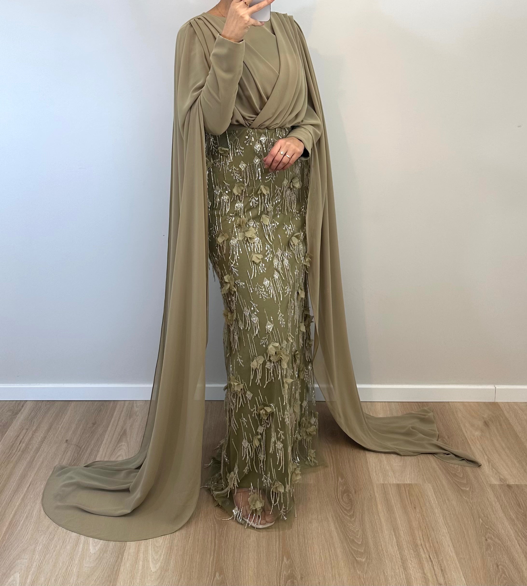 Elegantes Maxikleid mit Stickerei