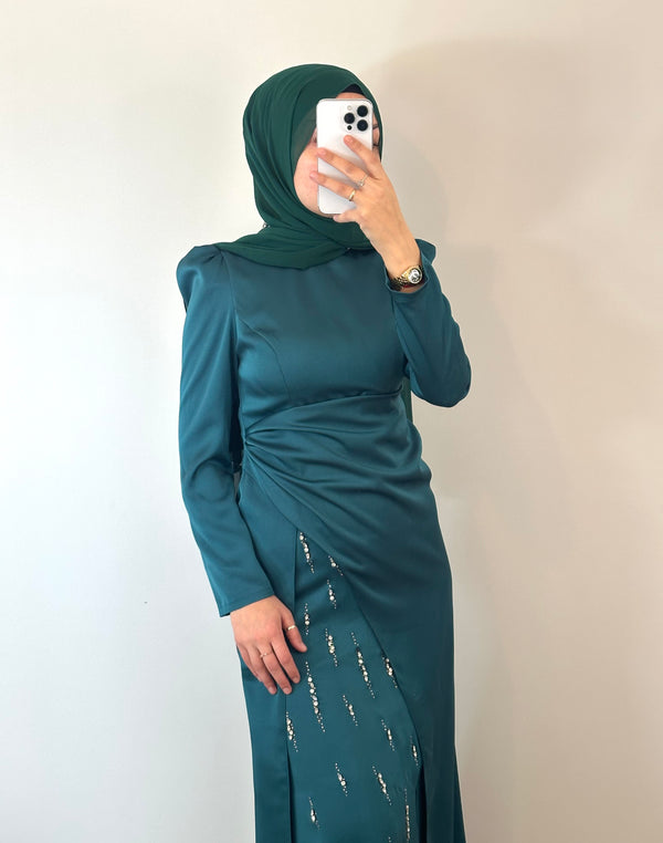 Smaragdgrünes Kleid mit Strass