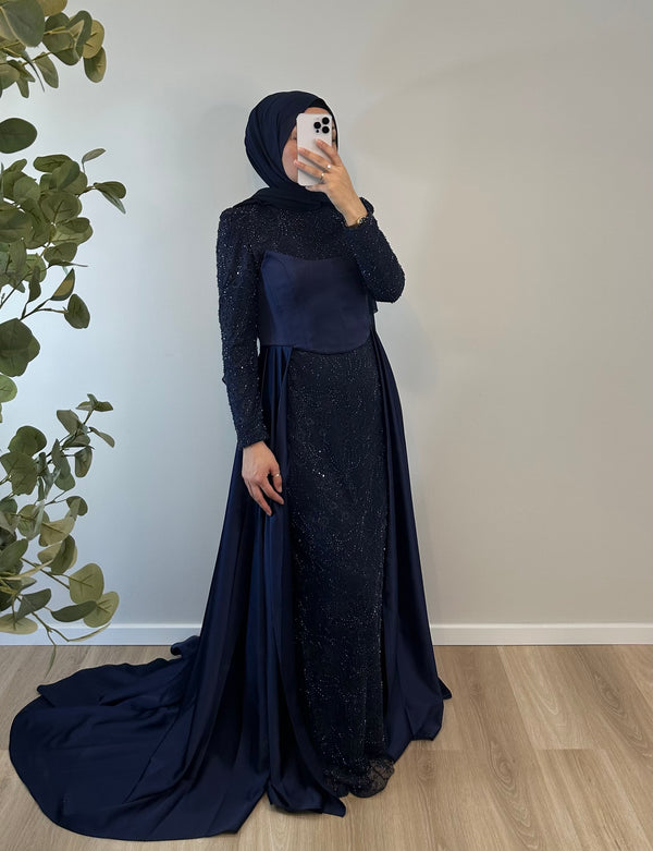 ELEGANTES ABENDKLEID MIT KORSAGE & SPITZE