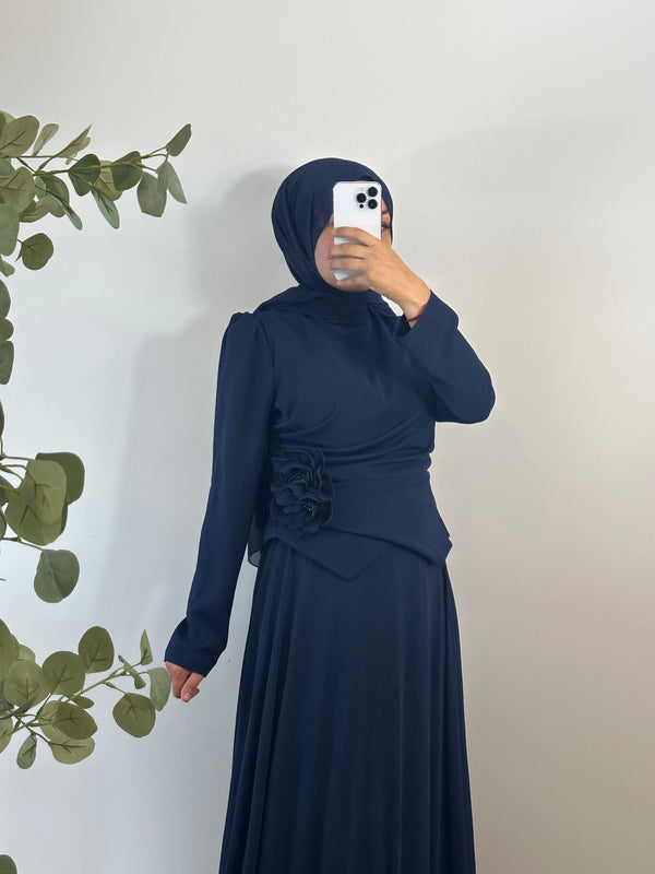 ELEGANTES MAXIKLEID IN LAYER-OPTIK
