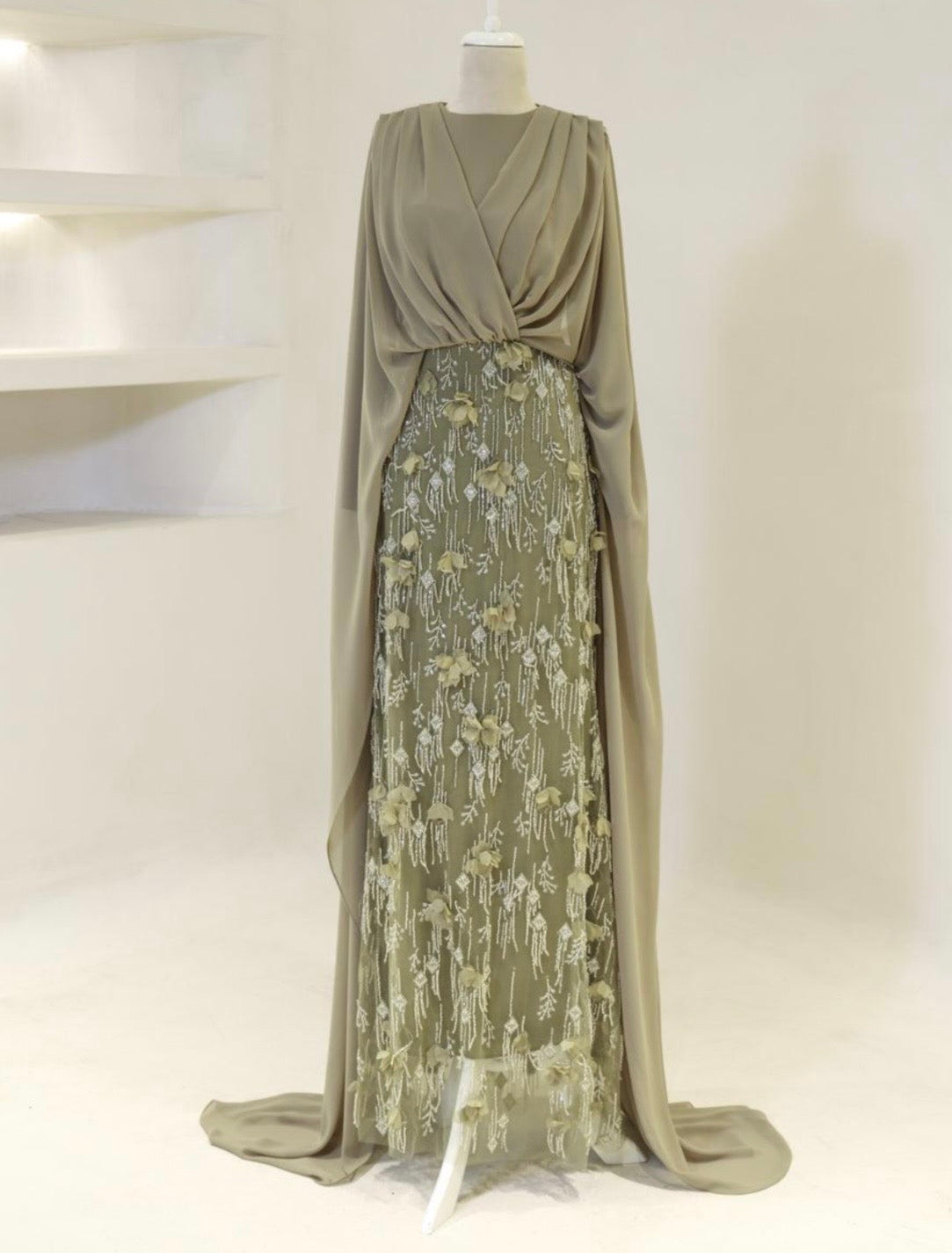 Elegantes Maxikleid mit Stickerei