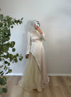 ELEGANTES SATIN-MAXIKLEID MIT TÜLLROCK
