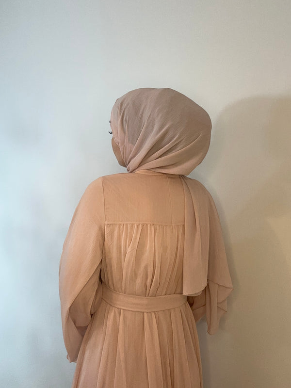 Puder Maxikleid mit Volantärmeln