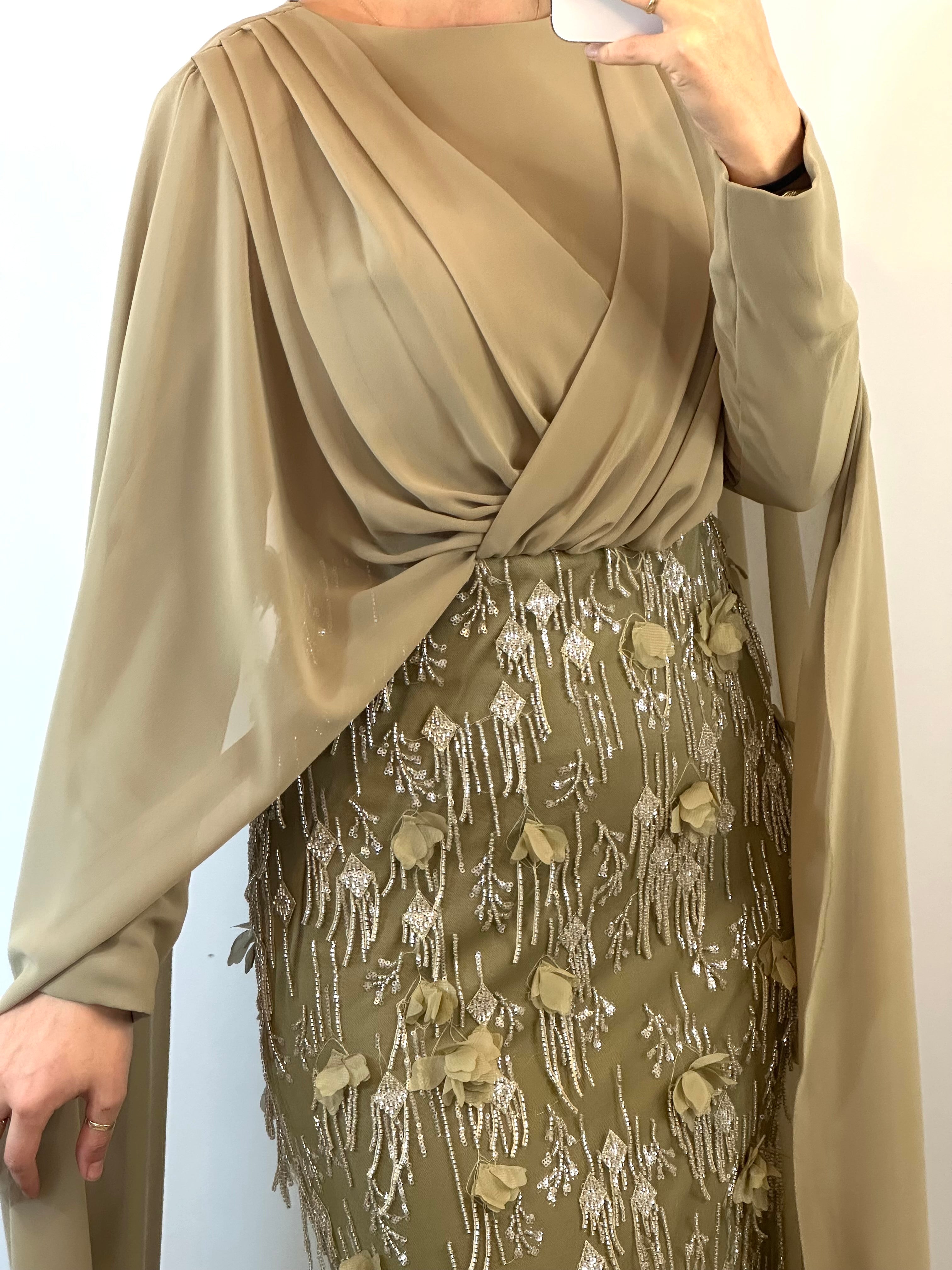 Elegantes Maxikleid mit Stickerei