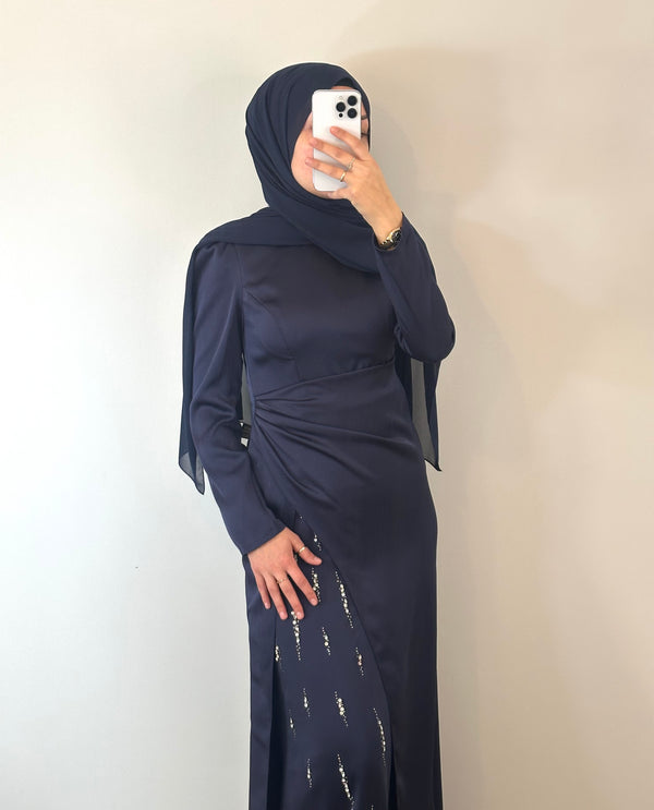 Dunkelblaues Kleid mit Strass