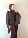 Braunes Kleid mit Drapierung