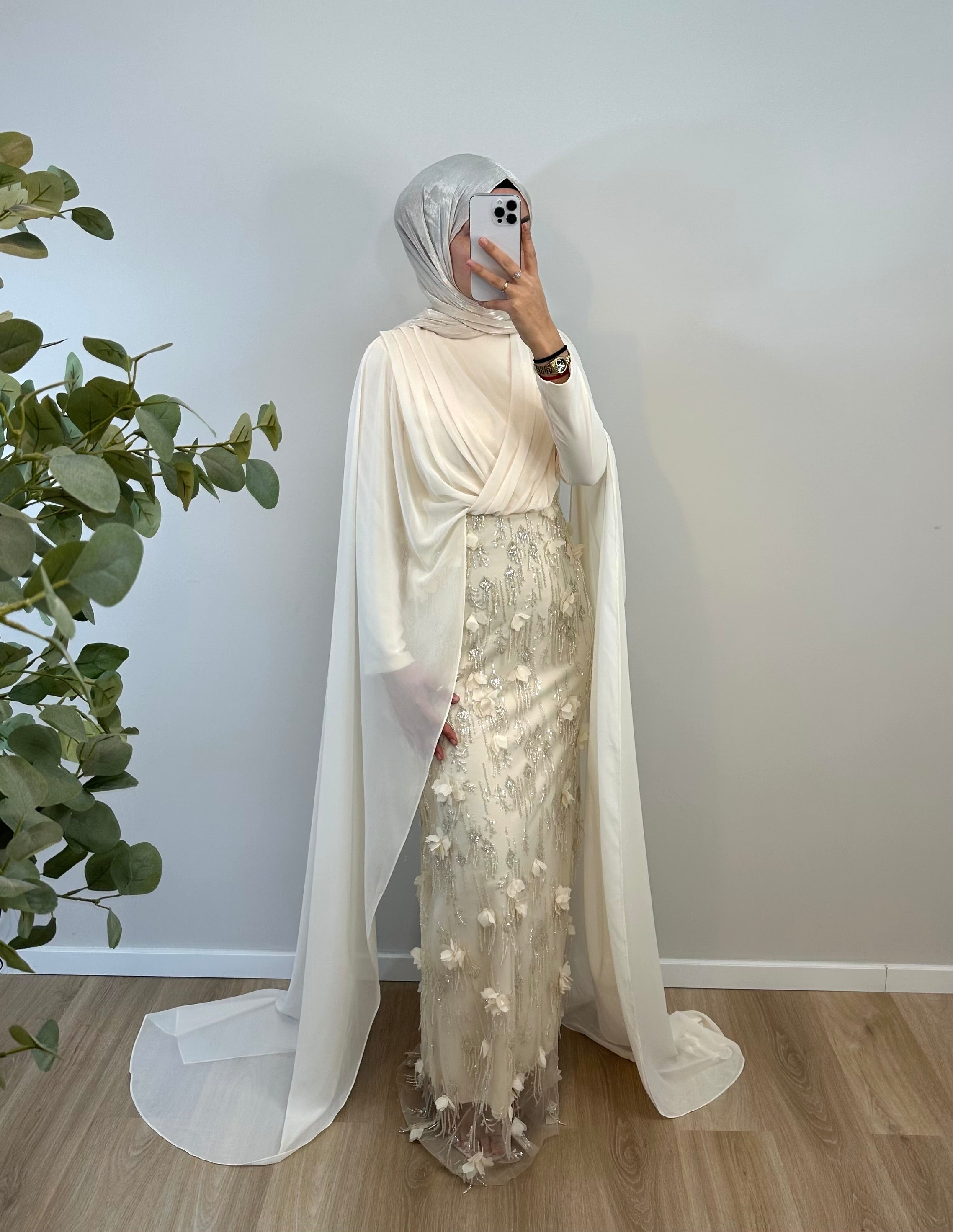 Elegantes Maxikleid mit Stickerei