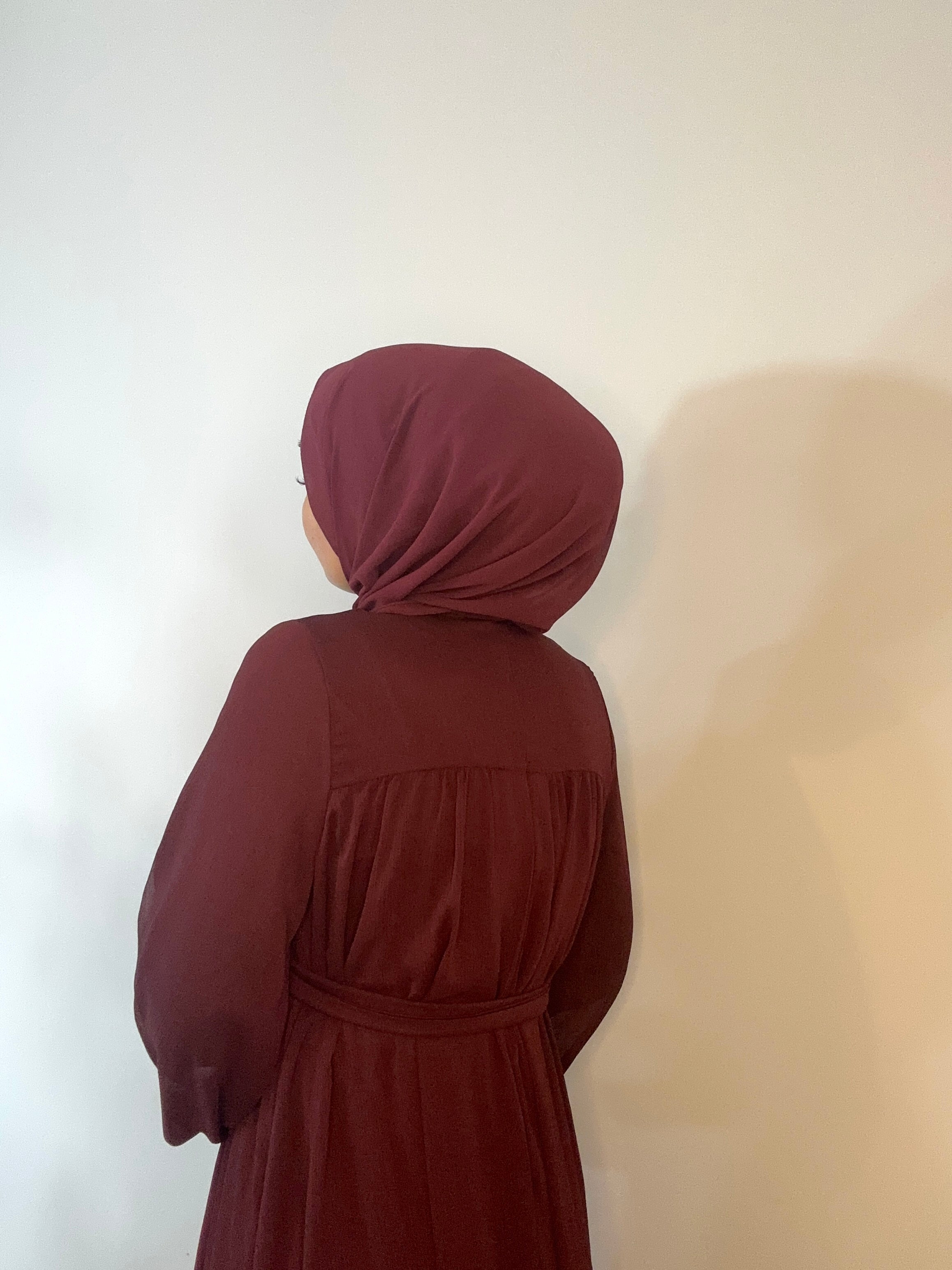 Bordeaux Maxikleid mit Volantärmeln