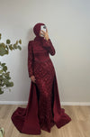ELEGANTES ABENDKLEID MIT PAILLETTEN & SCHLEPPE