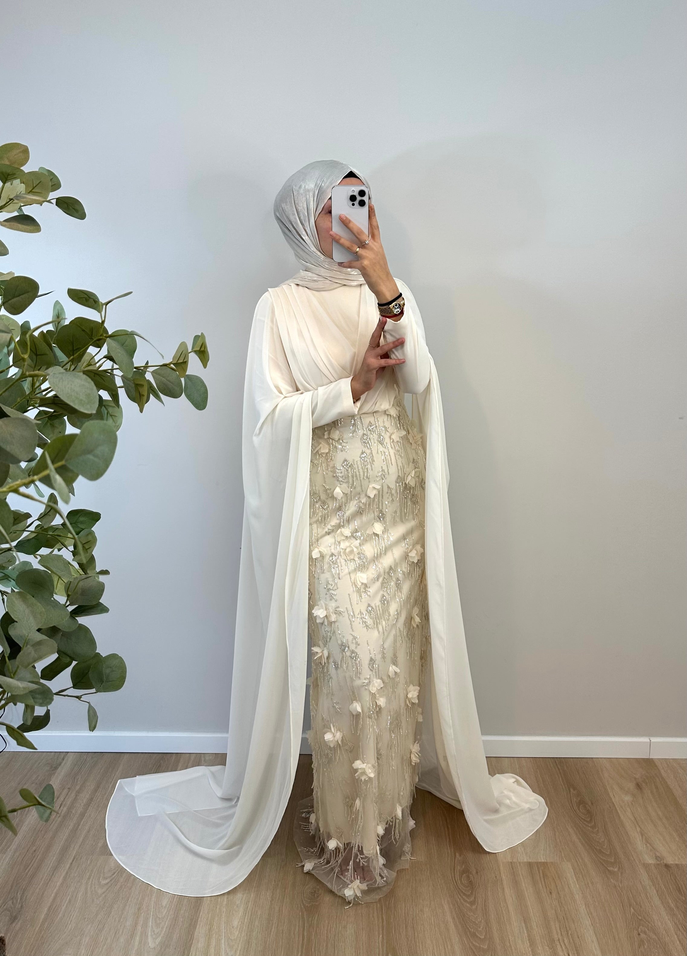 Elegantes Maxikleid mit Stickerei