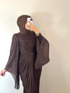 Braunes Kleid mit Drapierung