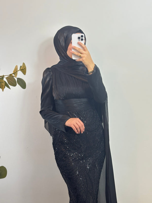 GLAMARÖSES ABENDKLEID MIT DRAPIERUNG & PAILLETTEN